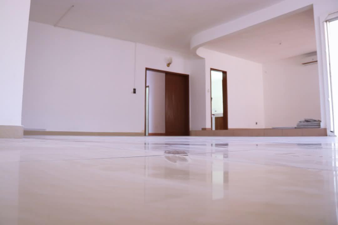 VILLA A 𝐕𝐄𝐍𝐃𝐑𝐄 À COTONOU 𝐇𝐀𝐈𝐄-𝐕𝐈𝐕𝐄