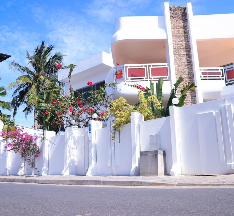 VILLA A 𝐕𝐄𝐍𝐃𝐑𝐄 À COTONOU 𝐇𝐀𝐈𝐄-𝐕𝐈𝐕𝐄