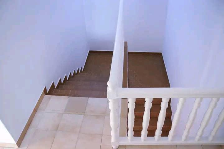 VILLA A 𝐕𝐄𝐍𝐃𝐑𝐄 À COTONOU 𝐇𝐀𝐈𝐄-𝐕𝐈𝐕𝐄