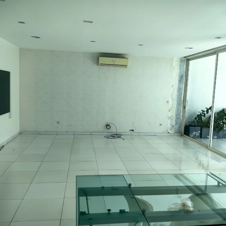 VILLA DUPLEX A LOUER À COTONOU FIDJROSSÈ