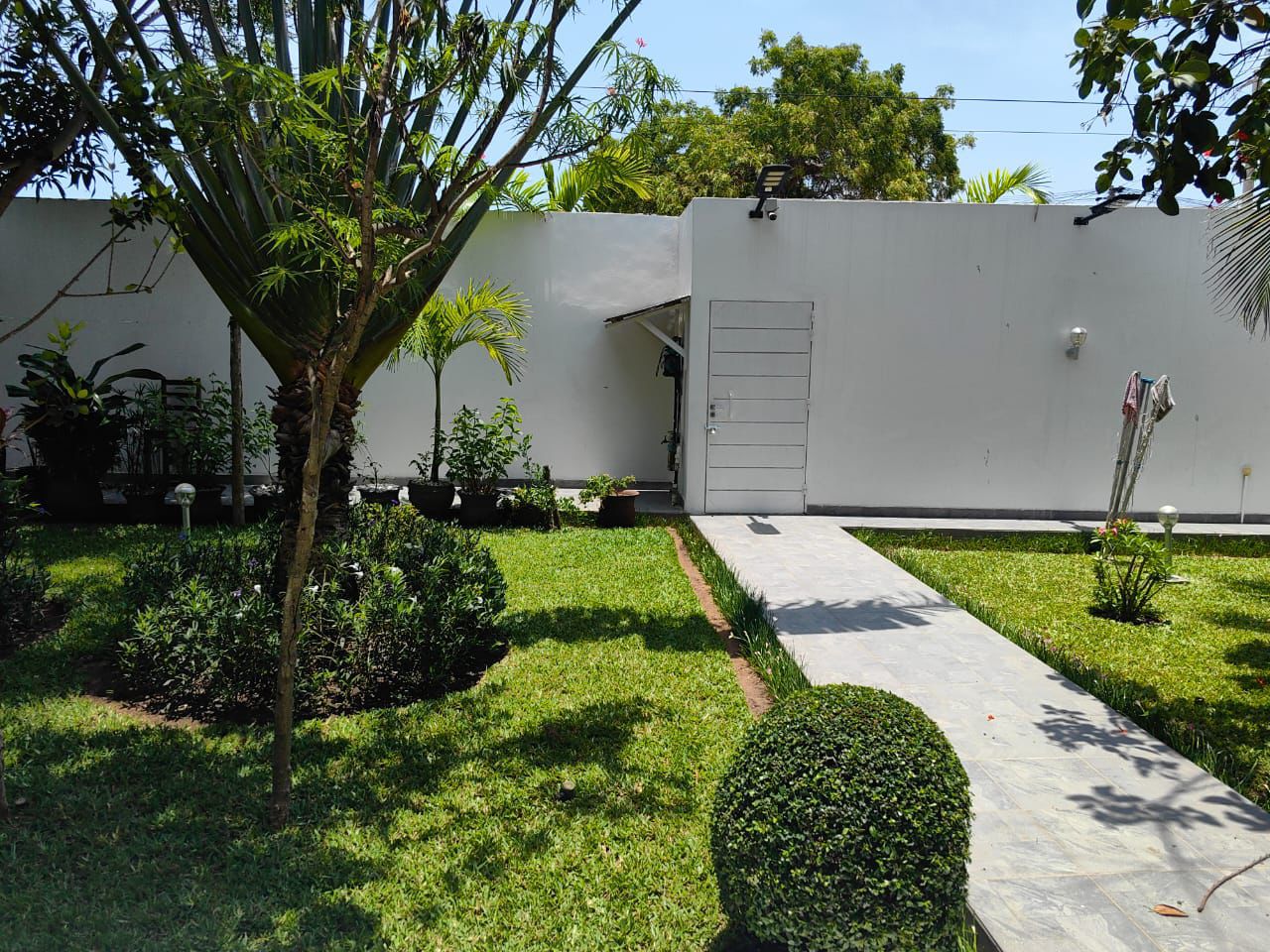 VILLA DUPLEX A LOUER À COTONOU FIDJROSSÈ