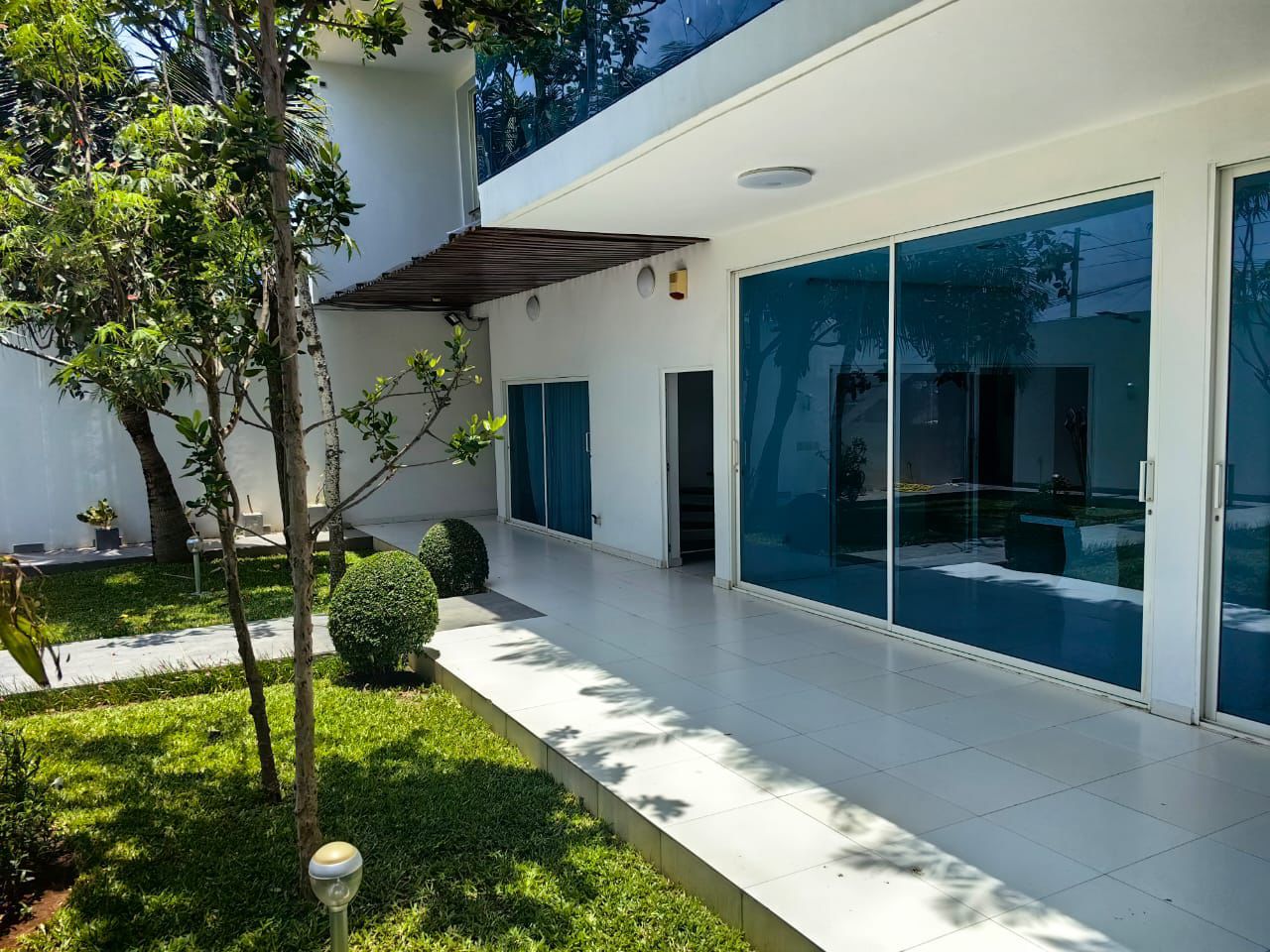 VILLA DUPLEX A LOUER À COTONOU FIDJROSSÈ