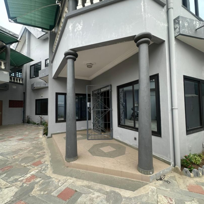 Villa à louer à Cotonou Fidjrossè