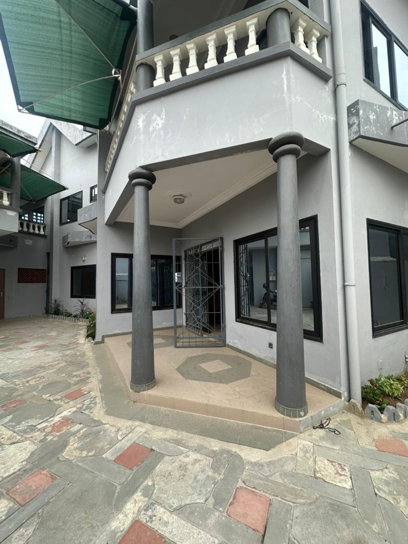 Villa à louer à Cotonou Fidjrossè