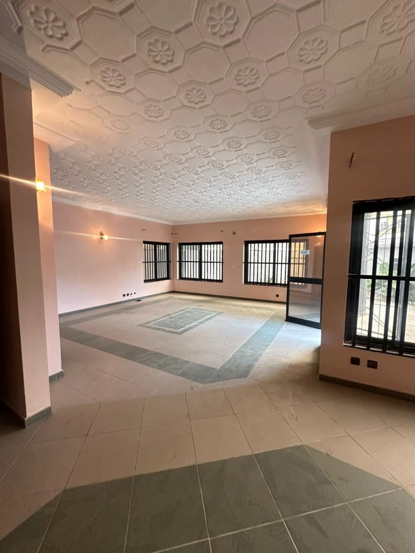 Villa à louer à Cotonou Fidjrossè
