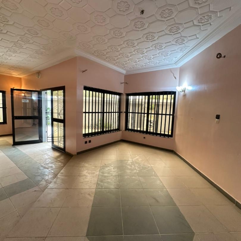 Villa à louer à Cotonou Fidjrossè