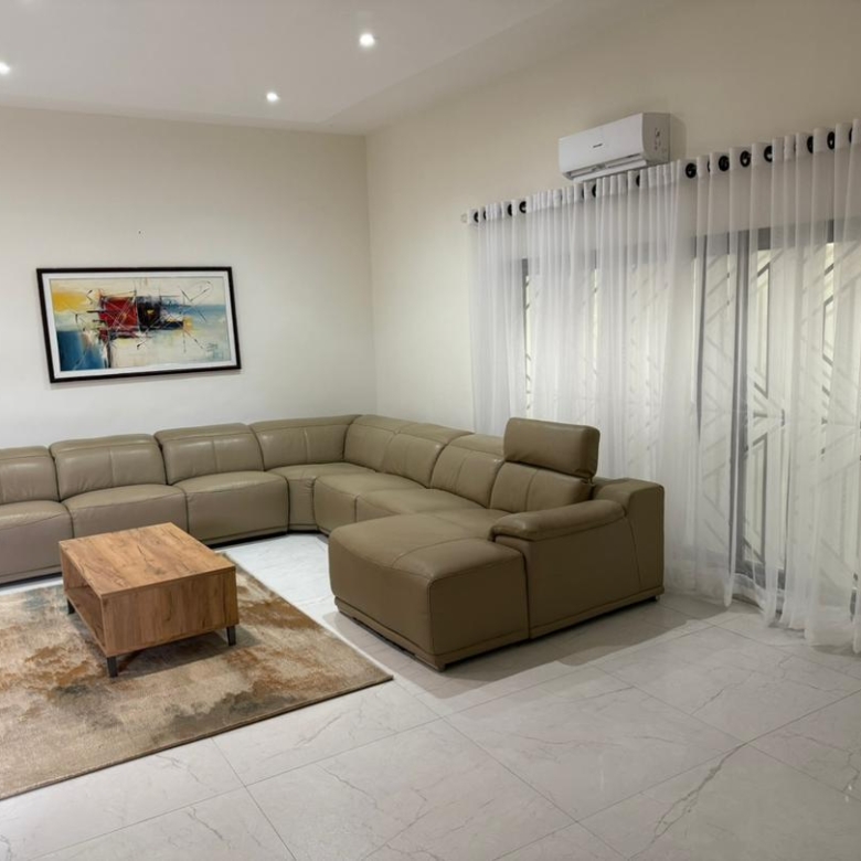 Villa meublée à louer à Abomey-Calavi Arconville