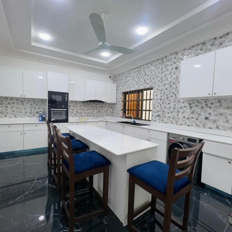 Villa meublée à louer à Cotonou Fidjrossè