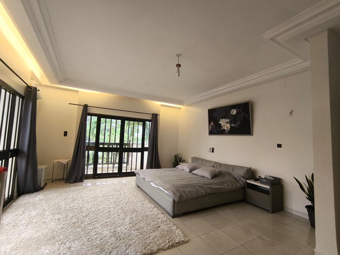 Villa meublée à louer avec jardin a Cotonou quartier Jack