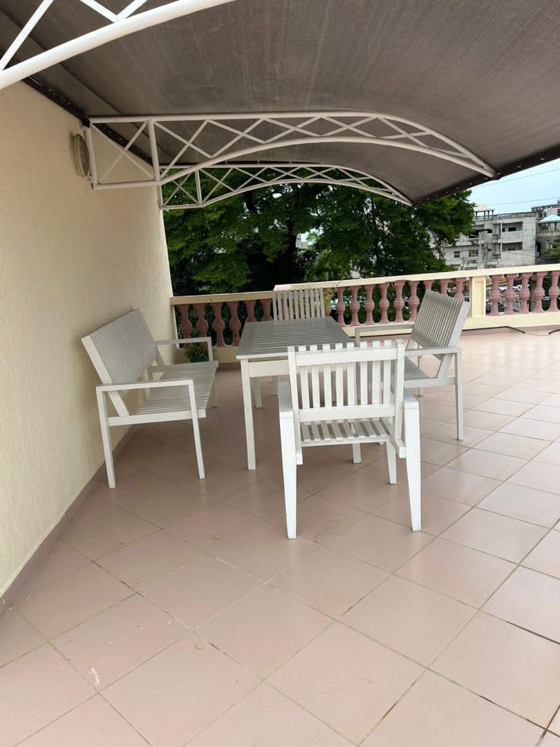 Appartement meublé de haut standing à louer à Cotonou Fidjrosè plage