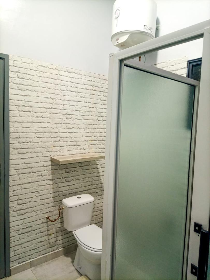 Entrée personnelle meublée à louer à Cotonou Fidjrossè