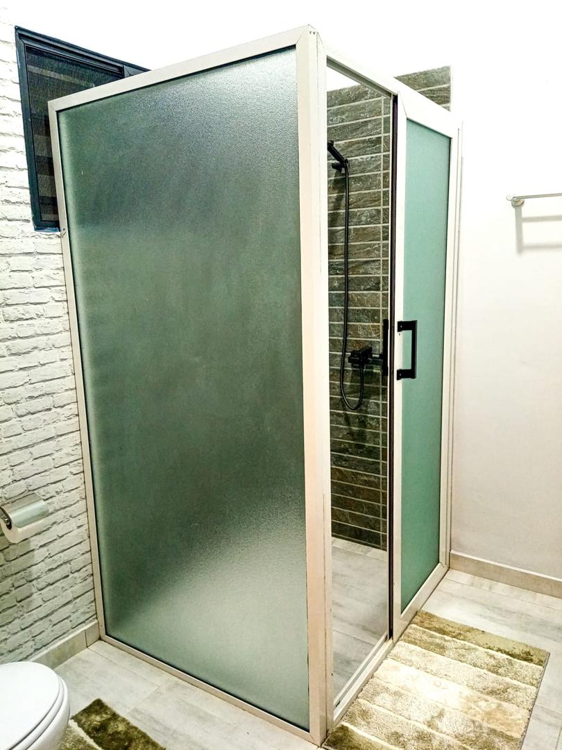 Entrée personnelle meublée à louer à Cotonou Fidjrossè