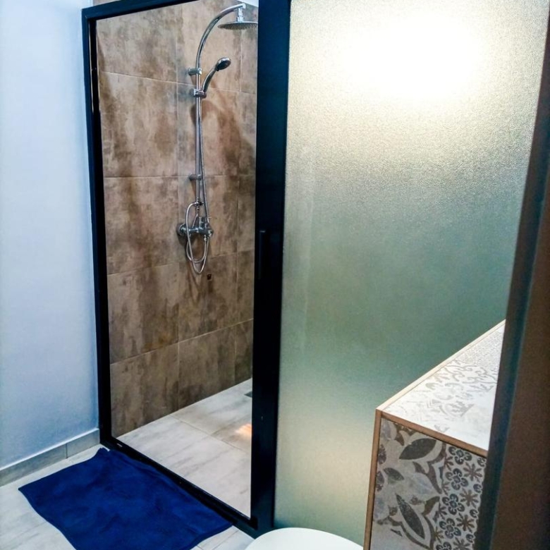 Entrée personnelle meublée à louer à Cotonou Fidjrossè