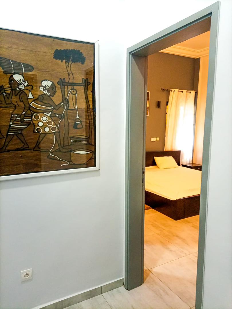 Entrée personnelle meublée à louer à Cotonou Fidjrossè