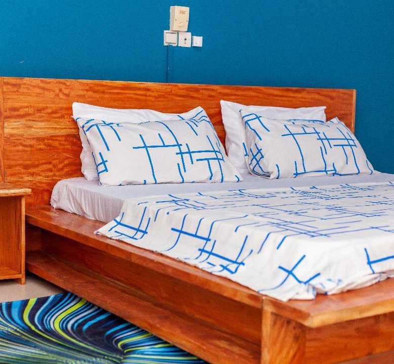 Entrée personnelle meublée à louer à Fidjrossè Togbin plage