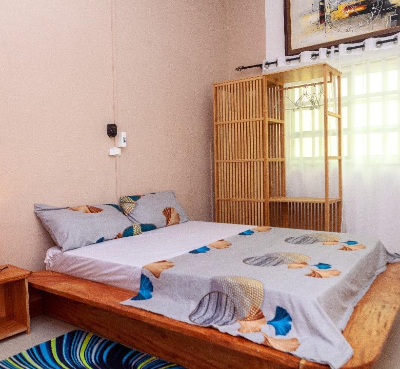 Entrée personnelle meublée à louer à Fidjrossè Togbin plage