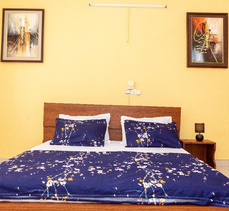 Entrée personnelle meublée à louer à Fidjrossè Togbin plage