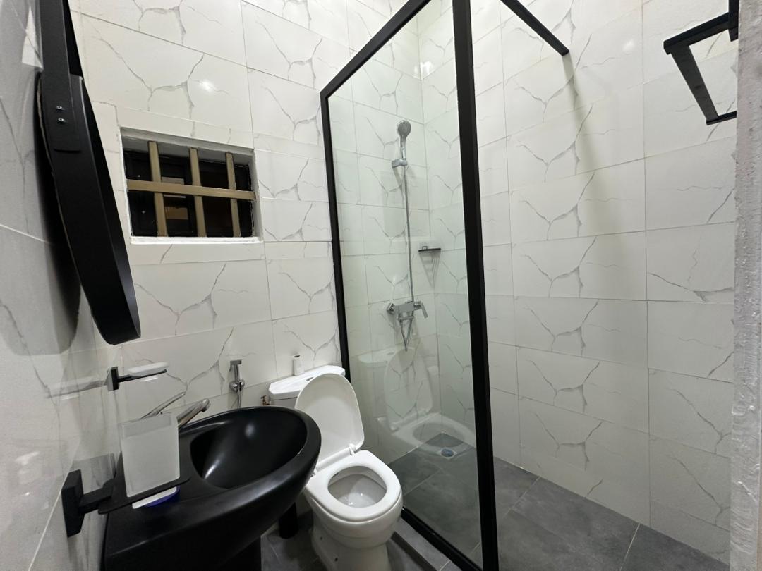 Entrée personnelle meublée à louer à Fidjrossè plage