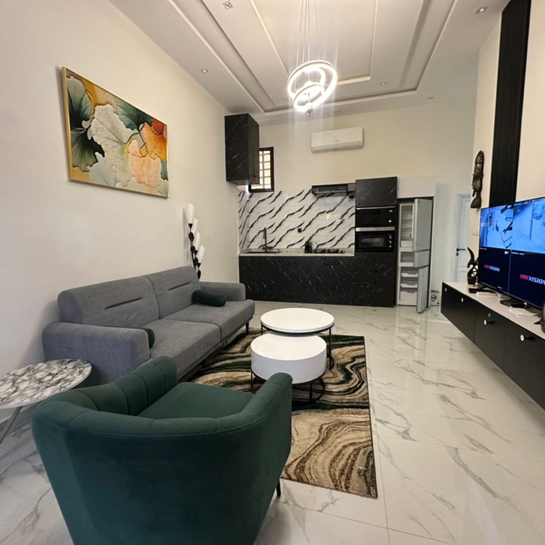 Entrée personnelle meublée à louer à Fidjrossè plage