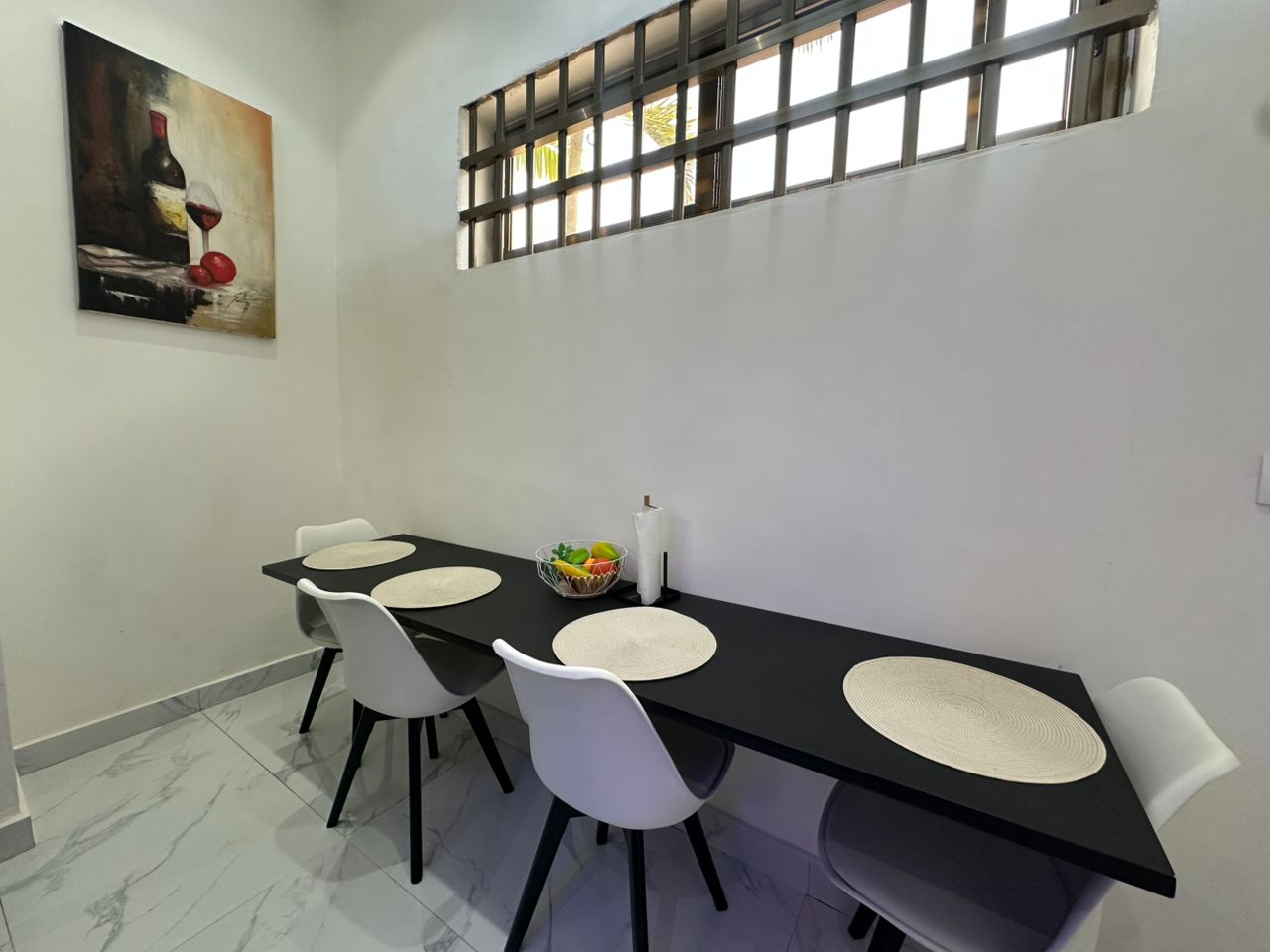 Entrée personnelle meublée à louer à Fidjrossè plage