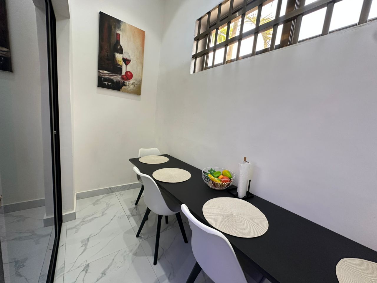 Entrée personnelle meublée à louer à Fidjrossè plage