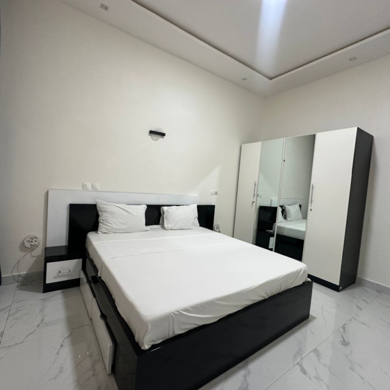 Entrée personnelle meublée à louer à Fidjrossè plage