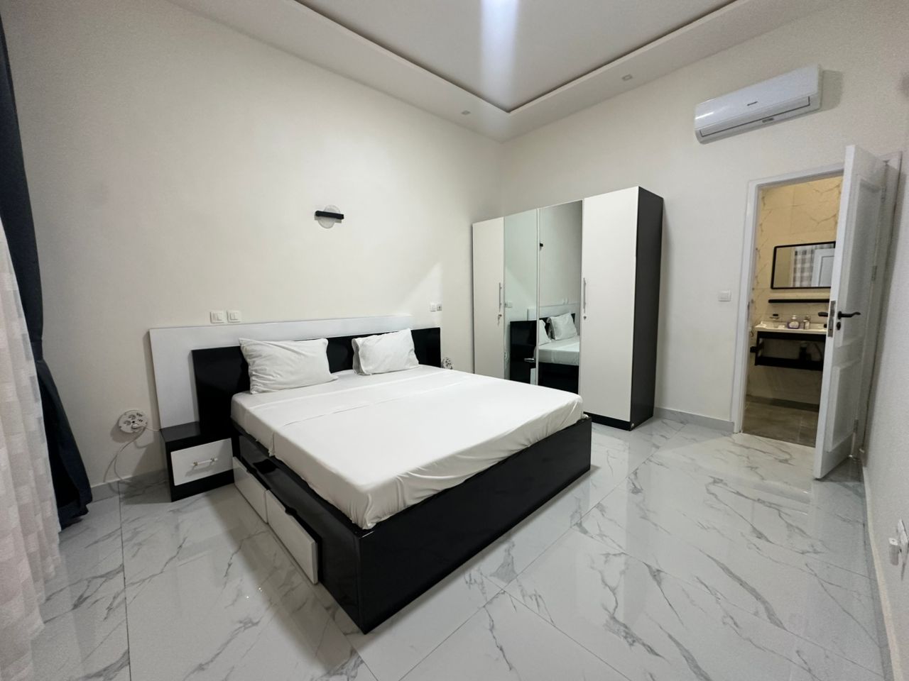 Entrée personnelle meublée à louer à Fidjrossè plage