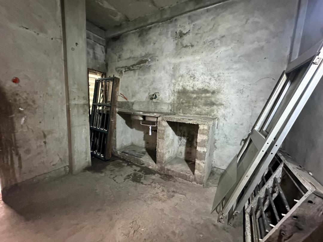 Parcelle batie à vendre en angle de rue à Cotonou Saint Jean