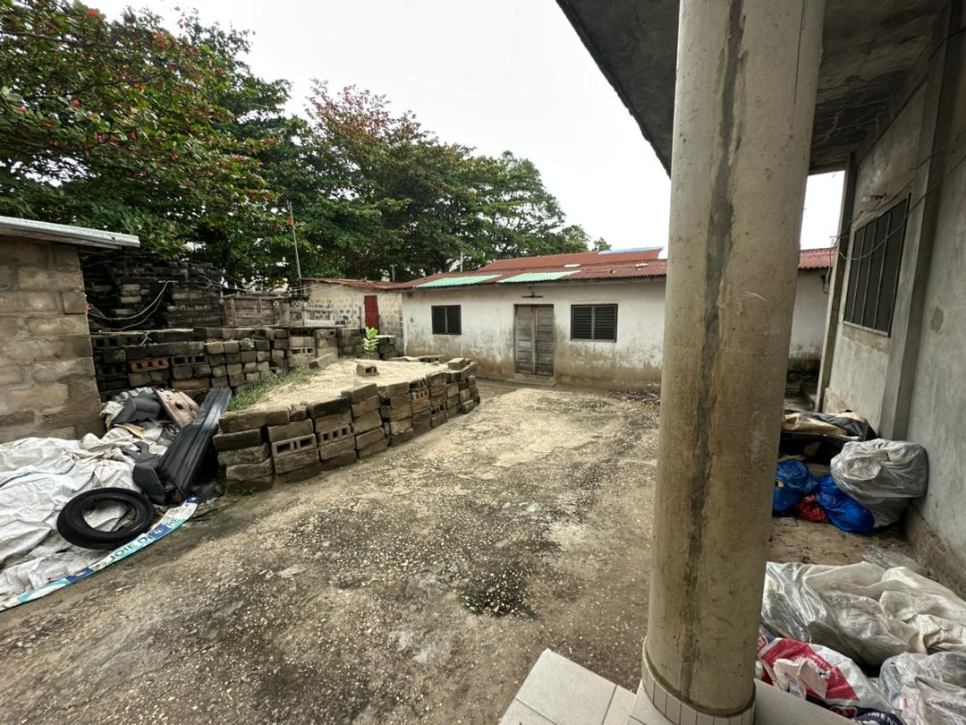 Parcelle batie à vendre en angle de rue à Cotonou Saint Jean