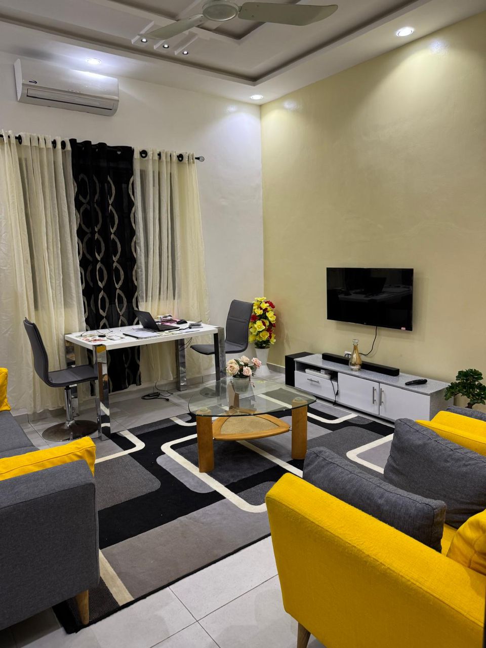 Résidence meublée R+1 à vendre à ATROKPOKODJI