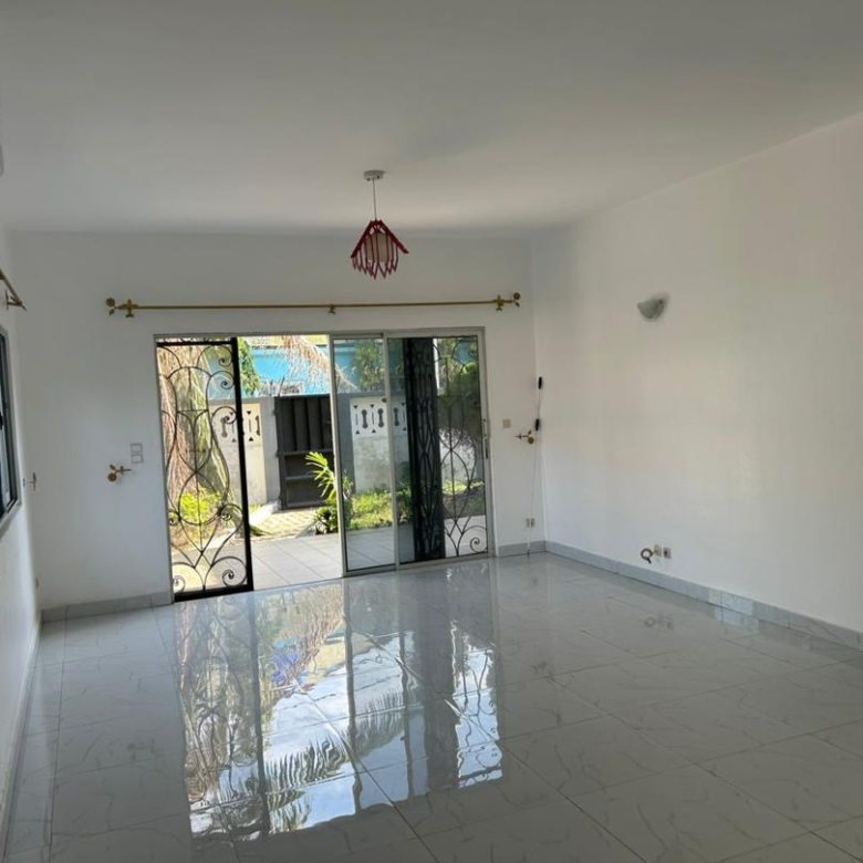 Villa à louer à Cotonou Cocotiers