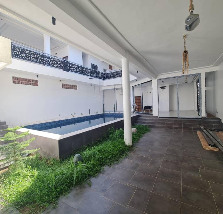 Villa à vendre à Cotonou Fidjrossè