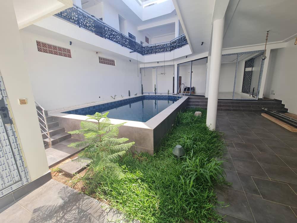 Villa à vendre à Cotonou Fidjrossè