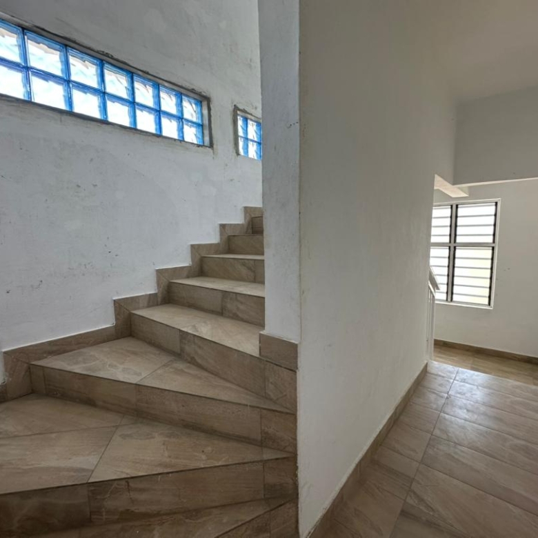 Villa à vendre à Cotonou Fidjrossè