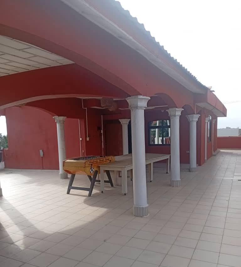 Villa et parcelle à vendre à AGBLANGANDAN