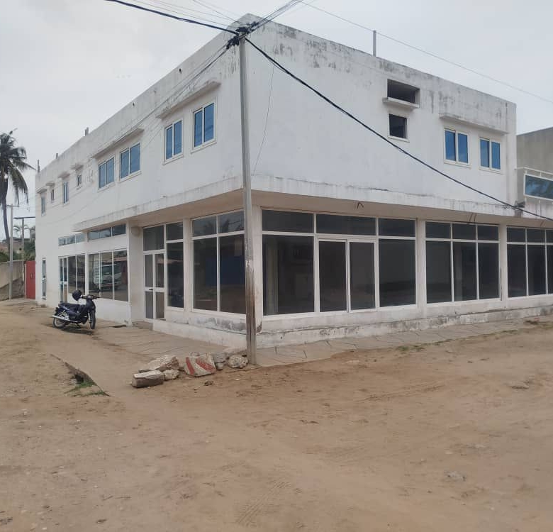 Grand hall à louer à Cotonou quartier Jack