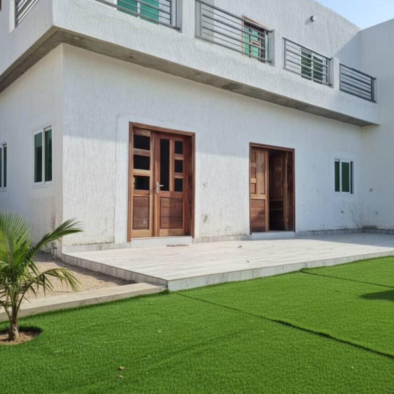 Villa R+1 à vendre à Grand Popo