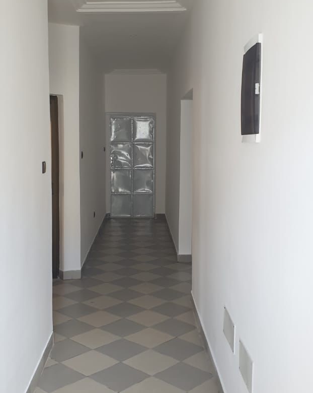 Villa basse à louer à Fidjrossè carrefour club des rois