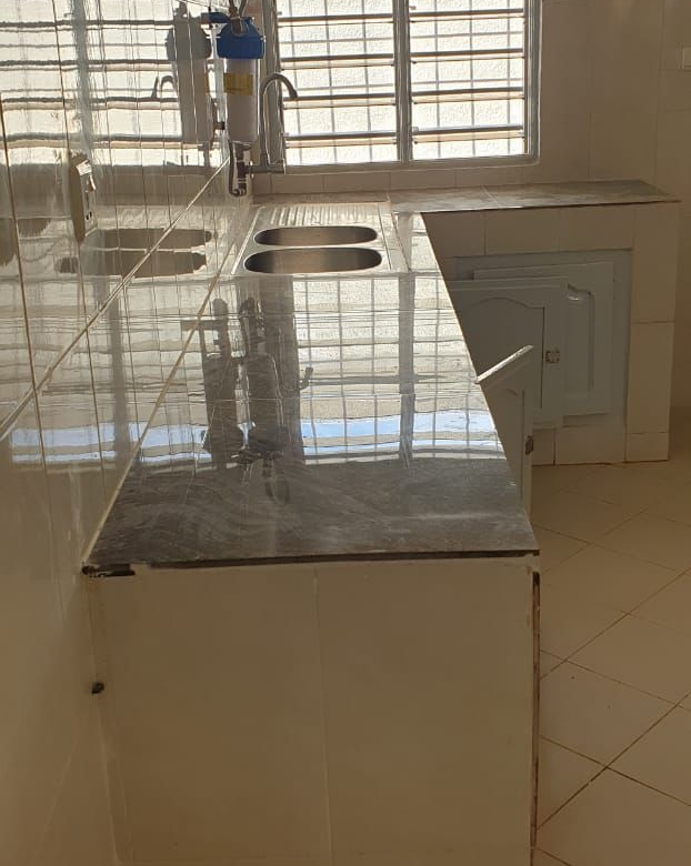 Villa basse à louer à Fidjrossè carrefour club des rois