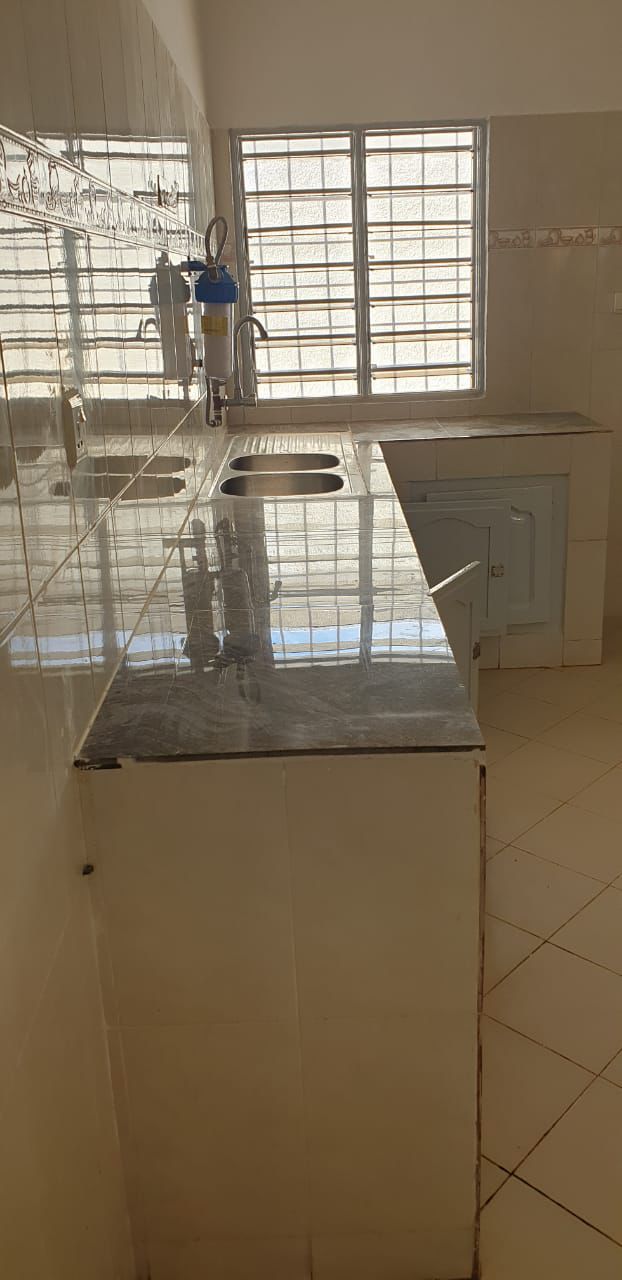 Villa basse à louer à Fidjrossè carrefour club des rois