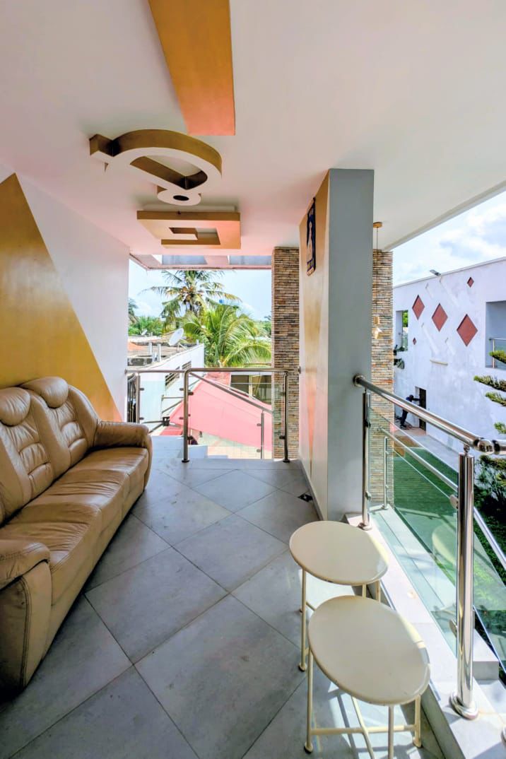 Villa meublée à louer avec jardin spacieux à Cotonou Agla