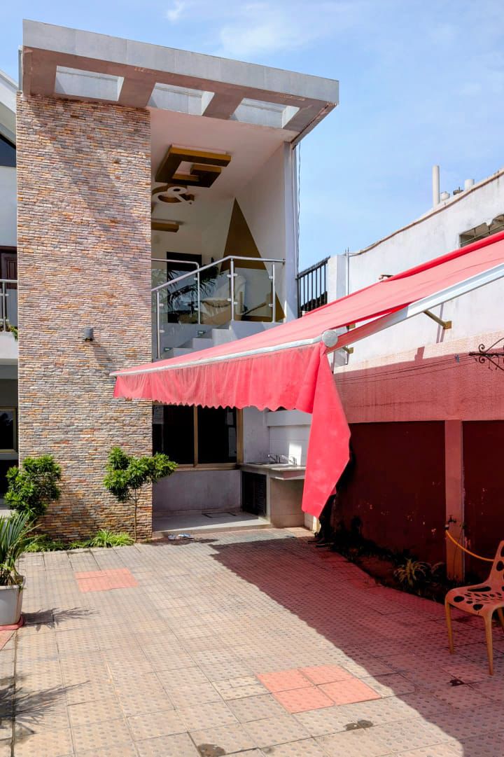 Villa meublée à louer avec jardin spacieux à Cotonou Agla