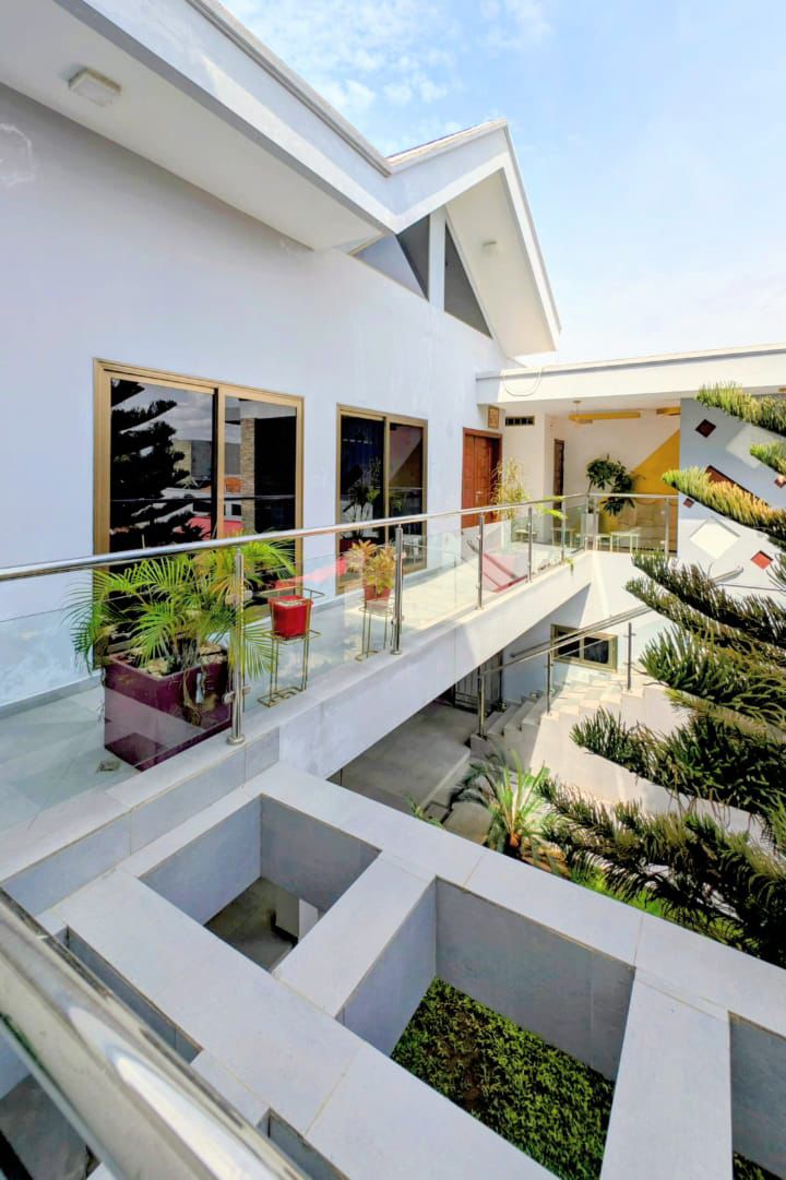 Villa meublée à louer avec jardin spacieux à Cotonou Agla