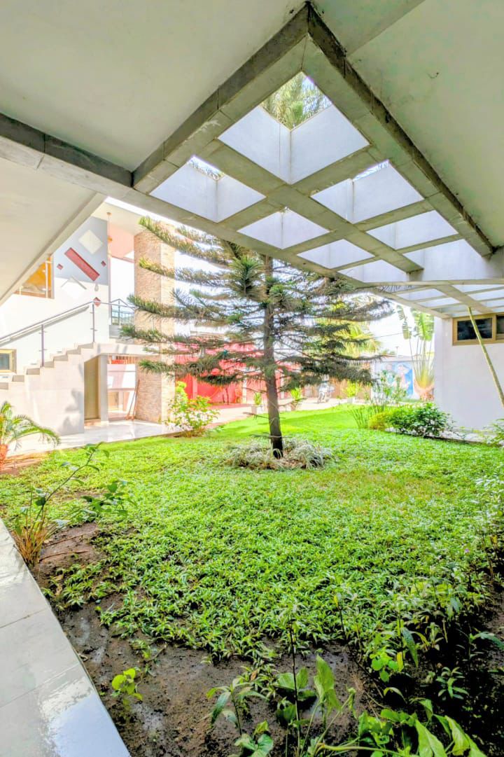 Villa meublée à louer avec jardin spacieux à Cotonou Agla