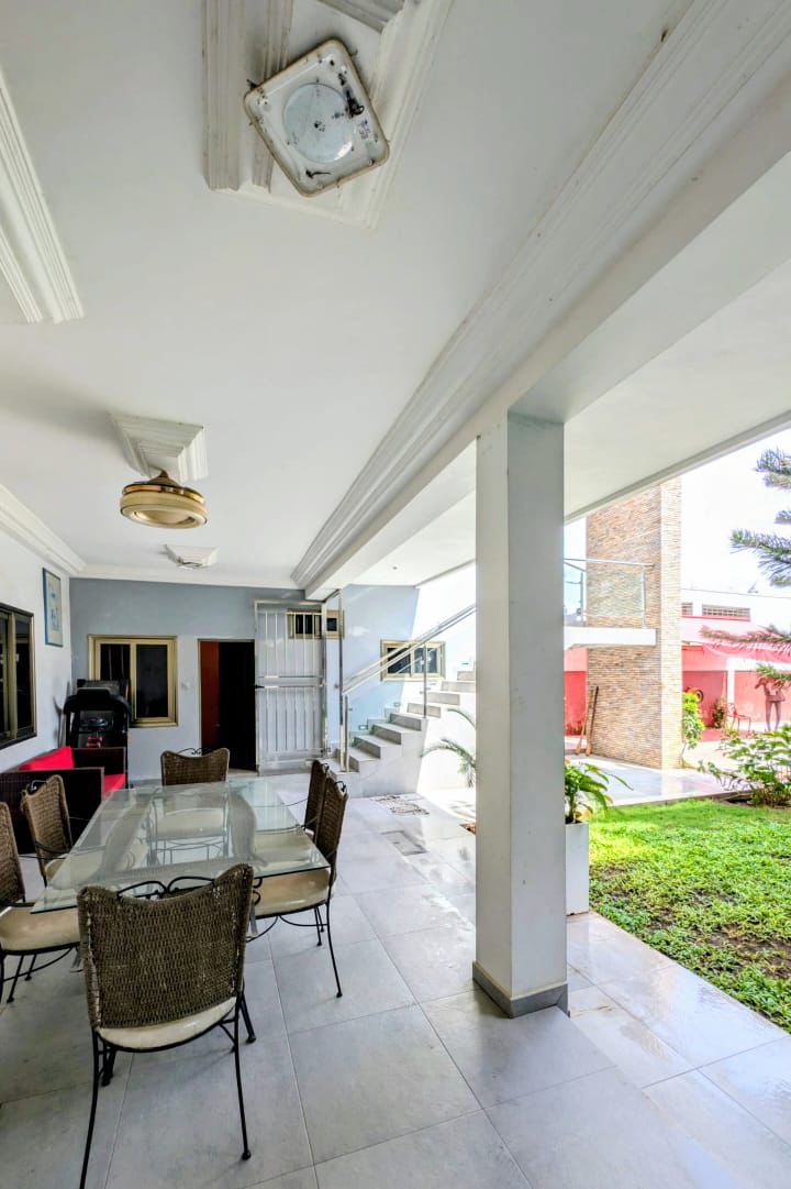 Villa meublée à louer avec jardin spacieux à Cotonou Agla