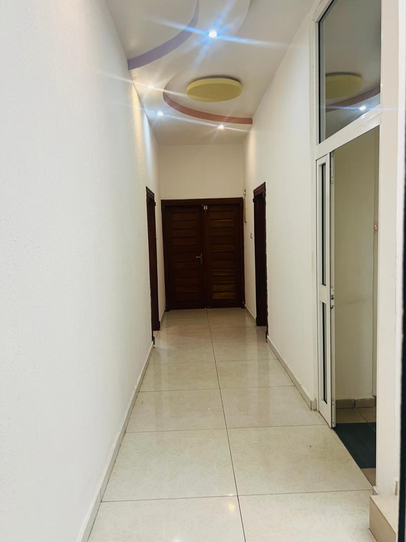 Villa meublée à louer avec piscine à Cotonou Akpakpa