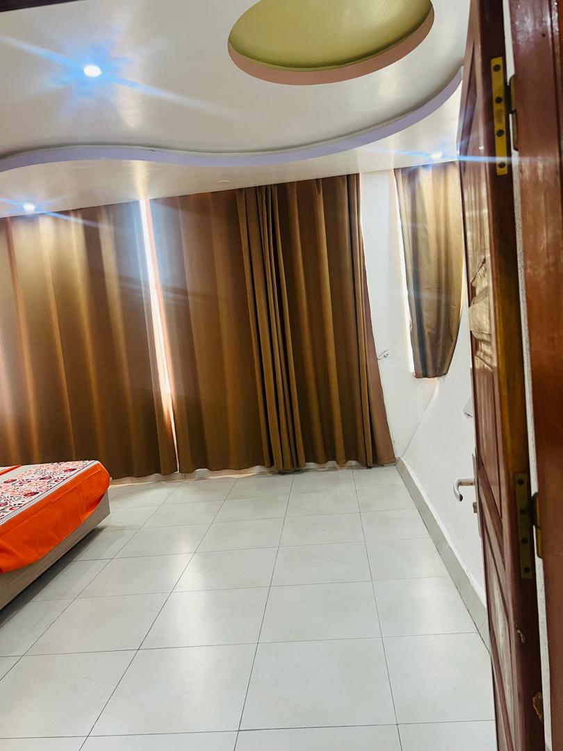 Villa meublée à louer avec piscine à Cotonou Akpakpa