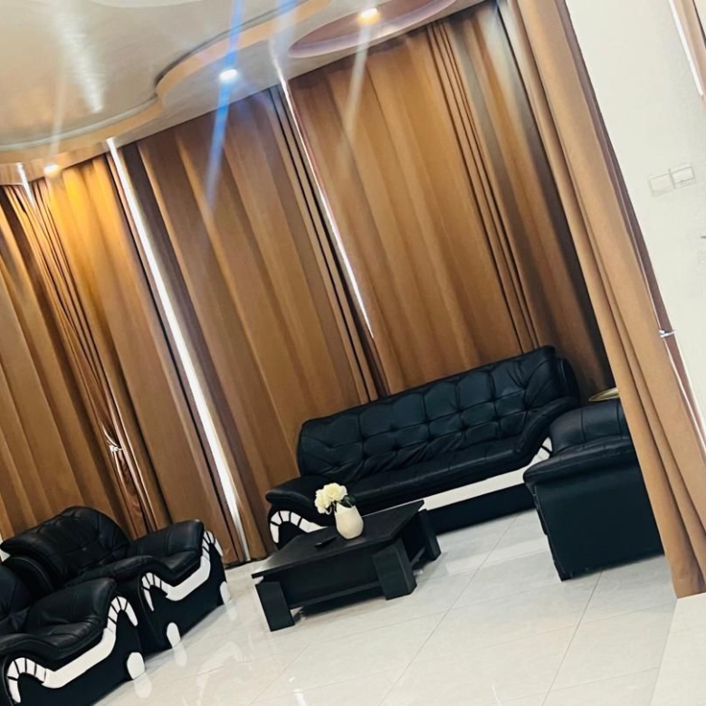 Villa meublée à louer avec piscine à Cotonou Akpakpa