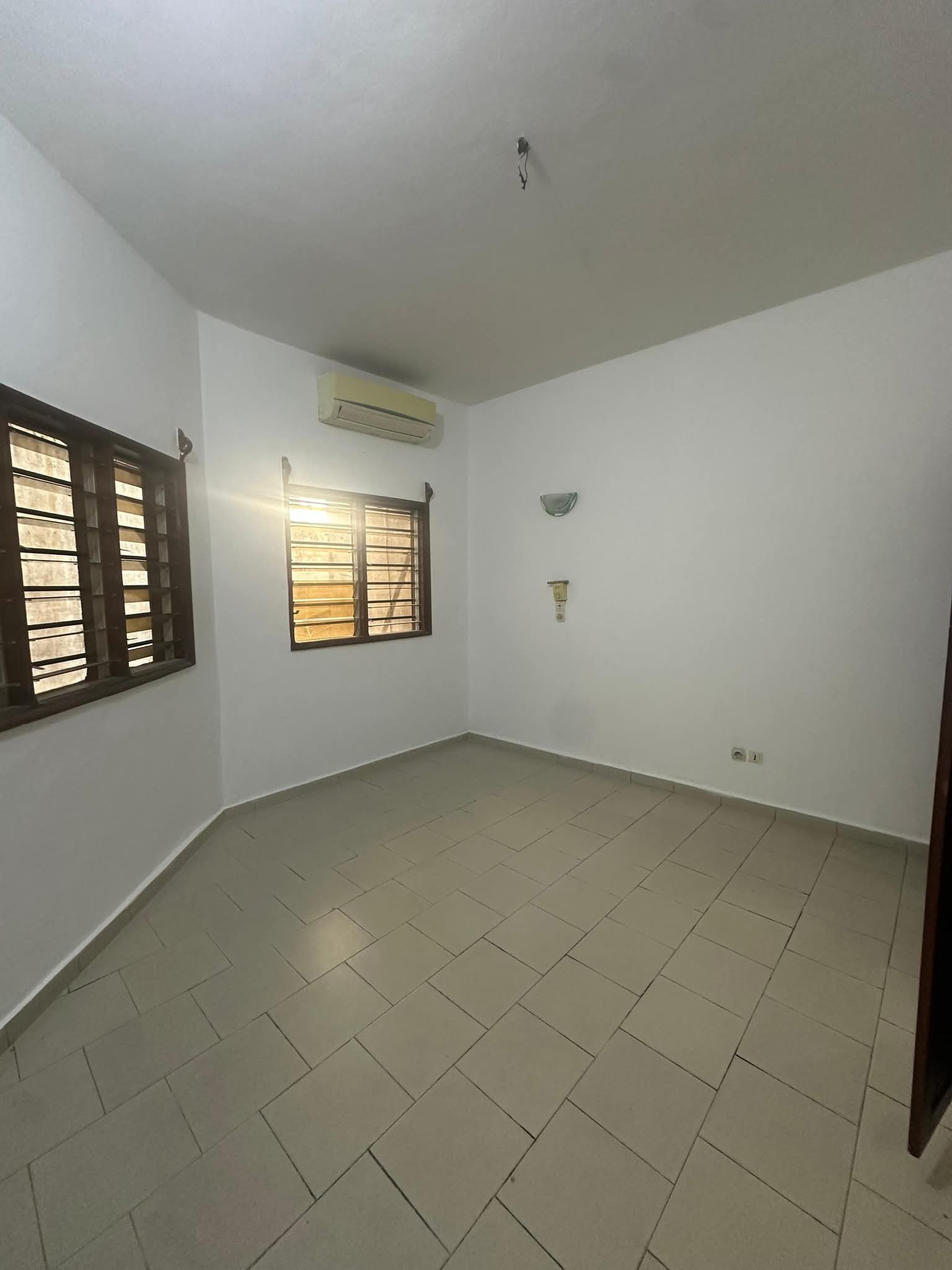 Entrée personnelle à louer à cotonou Fidjrossè plage