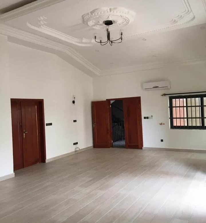 Résidence entrée personnelle à louer à Cotonou Haie-Vive